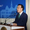 Tỉnh trưởng tỉnh Gyeongsangbuk Kim Kwan Yong, Trưởng ban Lễ hội Văn hóa thế giới Thành phố Hồ Chí Minh-Gyeongji 2017. (Ảnh: Thanh Vũ/TTXVN) 