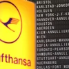 Danh sách các chuyến bay bị hủy do phi công đình công tại sân bay ở Frankfurt am Main, Đức ngày 23/11. (Nguồn: AFP/TTXVN)