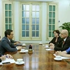 Phó Thủ tướng Chính phủ Vũ Đức Đam tiếp đoàn UNAIDS do Giám đốc khu vực Châu Á-Thái Bình Dương Steve Kraus. (Ảnh: Nguyễn Dân/TTXVN)