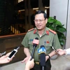 Đại biểu Quốc hội tỉnh Nghệ An Nguyễn Hữu Cầu trả lời phỏng vấn báo chí. (Ảnh: Phương Hoa/TTXVN)