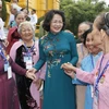 Phó Chủ tịch nước Đặng Thị Ngọc Thịnh với các đại biểu. (Ảnh: Doãn Tấn/TTXVN)
