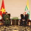 Tổng Bí thư Nguyễn Phú Trọng tiếp Tổng Tư lệnh các Lực lượng vũ trang Myanmar Min Aung Hlaing. (Ảnh: Trí Dũng/TTXVN)
