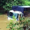 Đồng Nai: Hai xe ôtô chở 9 người bị nước cuốn khi đi qua đập tràn