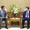  Phó Thủ tướng Trịnh Đình Dũng tiếp Phó Chủ tịch tập đoàn Mitsubishi Yoshinori Katayama. (Ảnh: An Đăng/TTXVN)