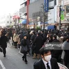 Người đi bộ gần nhà ga JR Kichijoji. (Nguồn: Getty Images)