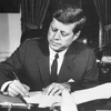 Tổng thống John Fitzgerald Kennedy tại Nhà Trắng ở thủ đô Washington, Mỹ ngày 24/10/1962. (Nguồn: AFP/TTXVN)