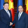 Thủ tướng Nguyễn Xuân Phúc tiếp ngài Miyegombo Enkhbold, Chủ tịch Quốc hội Mông Cổ đang thăm chính thức Việt Nam. (Ảnh: Thống Nhất/TTXVN)