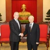 Tổng Bí thư Nguyễn Phú Trọng tiếp Bộ trưởng Quốc phòng Hoa Kỳ James Mattis thăm chính thức Việt Nam. (Ảnh: Trí Dũng/TTXVN)