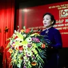Bà Ngô Phương Lan, Cục trưởng Cục Điện ảnh (Bộ Văn hóa, Thể thao và Du lịch) phát biểu ôn lại truyền thống 65 năm vẻ vang của điện ảnh cách mạng Việt Nam. (Ảnh: Thanh Tùng/TTXVN)