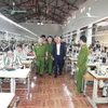 Phó Chủ tịch Quốc hội Uông Chu Lưu thăm trại giam Ninh Khánh, Ninh Bình. (Ảnh: Ninh Đức Phương/TTXVN)