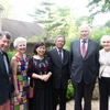 Đại sứ Phạm Quang Vinh gặp Thượng nghị sỹ Patrick Leahy (thứ hai từ phải qua) và bạn bè Hoa Kỳ. (Ảnh: Đoàn Hùng/Vietnam+)