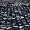 Ôtô tại một bãi đỗ xe ở Richmond, California, Mỹ. (Ảnh: AFP/TTXVN)