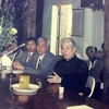 Nguyên Tổng Bí thư Đỗ Mười thăm xã Đông Mỹ nhân dịp xã đón nhận danh hiệu Anh hùng lao động thời kỳ chống Pháp (năm 2000). (Ảnh: TTXVN)