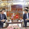 Chủ tịch Ủy ban Nhân dân thành phố Hà Nội Nguyễn Đức Chung có buổi tiếp và làm việc với Đặc phái viên về thương mại của Thủ tướng Anh Edward Vaizey. (Ảnh: Văn Điệp/TTXVN)
