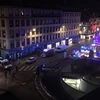  Cảnh sát, lính cứu hỏa và lực lượng phản ứng khẩn cấp được triển khai tại hiện trường vụ nổ súng ở Strasbourg, miền đông Pháp tối 11/12/2018. (Ảnh: AFP/TTXVN)