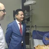 Đại sứ Việt Nam tại Ai Cập Trần Thành Công (giữa) cùng các cán bộ của Đại sứ quán đã tới bệnh viện El-Haram thăm hỏi các nạn nhân và làm việc với các quan chức nước sở tại. (Ảnh: Anh Tuấn-Việt Khoa/Vietnam+)