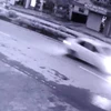 Hình ảnh chiếc ôtô gây tai nạn được một camera an ninh ghi lại. (Ảnh: Công an cung cấp)
