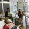 Nạn nhân trong vụ tai nạn thảm khốc ở Long An được cấp cứu tại Bệnh viện Chợ Rẫy Thành phố Hồ Chí Minh. (Ảnh: Đinh Hằng/TTXVN)