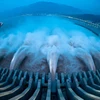Đập thủy điện ở Trung Quốc xả lũ. (Nguồn: Getty)