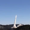 Tên lửa Epsilon rời khỏi bệ phóng lúc 7 giờ 50 phút 20 giây sáng 18/1/2019 tại Trung tâm Vũ trụ Uchinoura, tỉnh Kagoshima. (Ảnh: Kyodo/TTXVN)