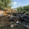 Một căn nhà bị đổ sập hoàn toàn ở huyện Tủa Chùa. (Ảnh: TTXVN)