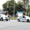 Lực lượng đặc nhiệm New Zealand phong tỏa tuyến đường gần đền thờ Hồi giáo ở Christchurch sau vụ xả súng ngày 15/3/2019. (Nguồn: AFP/TTXVN)