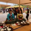 Trình diễn nghệ thuật pha trà của Hàn Quốc. (Ảnh: Mạnh Hùng/Vietnam+)