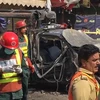 Cảnh sát và lực lượng cứu hộ có mặt tại hiện trường vụ nổ. (Nguồn: Geo.tv)