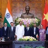 Thủ tướng Nguyễn Xuân Phúc hội kiến Phó Tổng thống, Chủ tịch Thượng viện Cộng hòa Ấn Độ Venkaiah Naidu. (Ảnh: Thống Nhất/TTXVN)