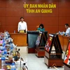 Ngày 10/6, Ủy ban Nhân dân tỉnh An Giang tổ chức buổi họp trực tuyến với 11 huyện, thị xã, thành phố trong tỉnh để thông tin tình hình bệnh dịch tả lợn châu Phi trên địa bàn. (Ảnh: Công Mạo/TTXVN)