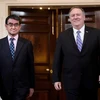 Ngoại trưởng Mỹ Mike Pompeo (phải) trong cuộc gặp người đồng nhiệm Taro Kono tại Washington DC., ngày 19/4/2019. (Ảnh: AFP/TTXVN)
