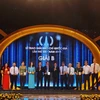 Các tác giả, đại diện nhóm tác giả nhận giải B Giải Báo chí Quốc gia lần thứ 13. (Ảnh minh họa. Nguồn: Vietnam+)