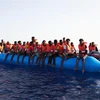 Người di cư được tàu cứu hộ Sea-Eye giải cứu ngoài khơi bờ biển Libya ngày 5/7/2019. (Ảnh: AFP/TTXVN)