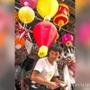 Những chiếc đèn lồng truyền thống của Myanmar tràn ngập thị trường trước Lễ hội ánh sáng Thadingyut. (Nguồn: The Myanmar Times)