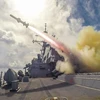 Tên lửa Harpoon được phóng từ tàu khu trục USS Fitzgerald của Mỹ trong cuộc tập trận bắn đạn thật trên biển gần Guam. (Nguồn: AFP/TTXVN)