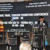 Phó Chú tịch Ủy ban Nhân dân Thành phố Hà Nội Ngô Văn Quý phát biểu tại tọa đàm xúc tiến đầu tư-thương mại-du lịch tại London. (Ảnh: Phóng viên TTXVN tại Anh)