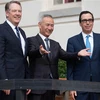 Đại diện Thương Mại Mỹ Robert Lighthizer, Phó Thủ tướng Trung Quốc Lưu Hạc và Bộ trưởng Tài chính Mỹ Steven Mnuchin tại vòng đàm phán thương mại ở Washington, DC ngày 10/10/2019. (Ảnh: AFP/TTXVN)