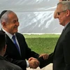 Thủ tướng Israel Benjamin Netanyahu (trái) và lãnh đạo đảng Xanh-Trắng Benny Gantz trong cuộc gặp tại Jerusalem ngày 19/9/2019. (Ảnh: AFP/TTXVN)