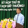 Tân Chủ tịch Ủy ban Nhân dân tỉnh Vĩnh Long Lữ Quang Ngời phát biểu nhận nhiệm vụ. (Ảnh: Phạm Minh Tuấn/TTXVN)
