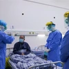 Bệnh nhân nhiễm virus corona chủng mới được điều trị tại một bệnh viện ở Thường Châu, Trung Quốc ngày 2/2/2020. (Ảnh: THX/TTXVN)
