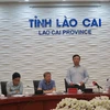 Ông Hoàng Chí Hiền, người phát ngôn UBND tỉnh Lào Cai, cung cấp thông tin cho báo chí về công tác phòng chống dịch COVID-19. (Ảnh: Lục Hương Thu/TTXVN)