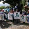 Người thân của các thực tập sinh mất tích ở Mexico. (Nguồn: Aristeguinoticias.com)