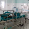Bà Tô Thị Thanh Xuân được cấp cứu tại Bệnh viện Đa khoa tỉnh Kon Tum song đã tử vong do vết thương quá nặng. (Ảnh: TTXVN)