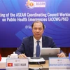 Thứ trưởng Bộ Ngoại giao Nguyễn Quốc Dũng chủ trì Cuộc họp lần thứ 3 nhóm công tác liên ngành trực thuộc Hội đồng điều phối ASEAN về ứng phó các tình huống y tế cộng cộng khẩn cấp. (Ảnh: Lâm Khánh/TTXVN)