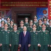 Thủ tướng Nguyễn Xuân Phúc chụp ảnh chung với lãnh đạo Bộ Quốc phòng, Bộ Tổng tham mưu Quân đội Nhân dân Việt Nam. (Ảnh: Thống Nhất/TTXVN)