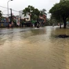 Nhiều tuyến đường ở thành phố Huế bị ngập sâu trong nước do mưa lớn. (Ảnh: Đỗ Trưởng/TTXVN)