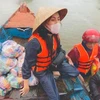 Hình ảnh Thủy Tiên cứu trợ tại Quảng Bình ngày 19/10.