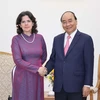 Thủ tướng Nguyễn Xuân Phúc tiếp Đại sứ Cộng hòa Cuba tại Việt Nam Lianys Torres Rivera đến chào từ biệt. (Ảnh: Thống Nhất/TTXVN)