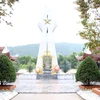 Đài tưởng niệm các anh hùng liệt sỹ Pò Hèn. (Nguồn: Mongcai.gov.vn)