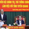 Thủ tướng Nguyễn Xuân Phúc phát biểu chỉ đạo tại buổi làm việc với lãnh đạo chủ chốt tỉnh Tuyên Quang. (Ảnh: Thống Nhất/TTXVN)